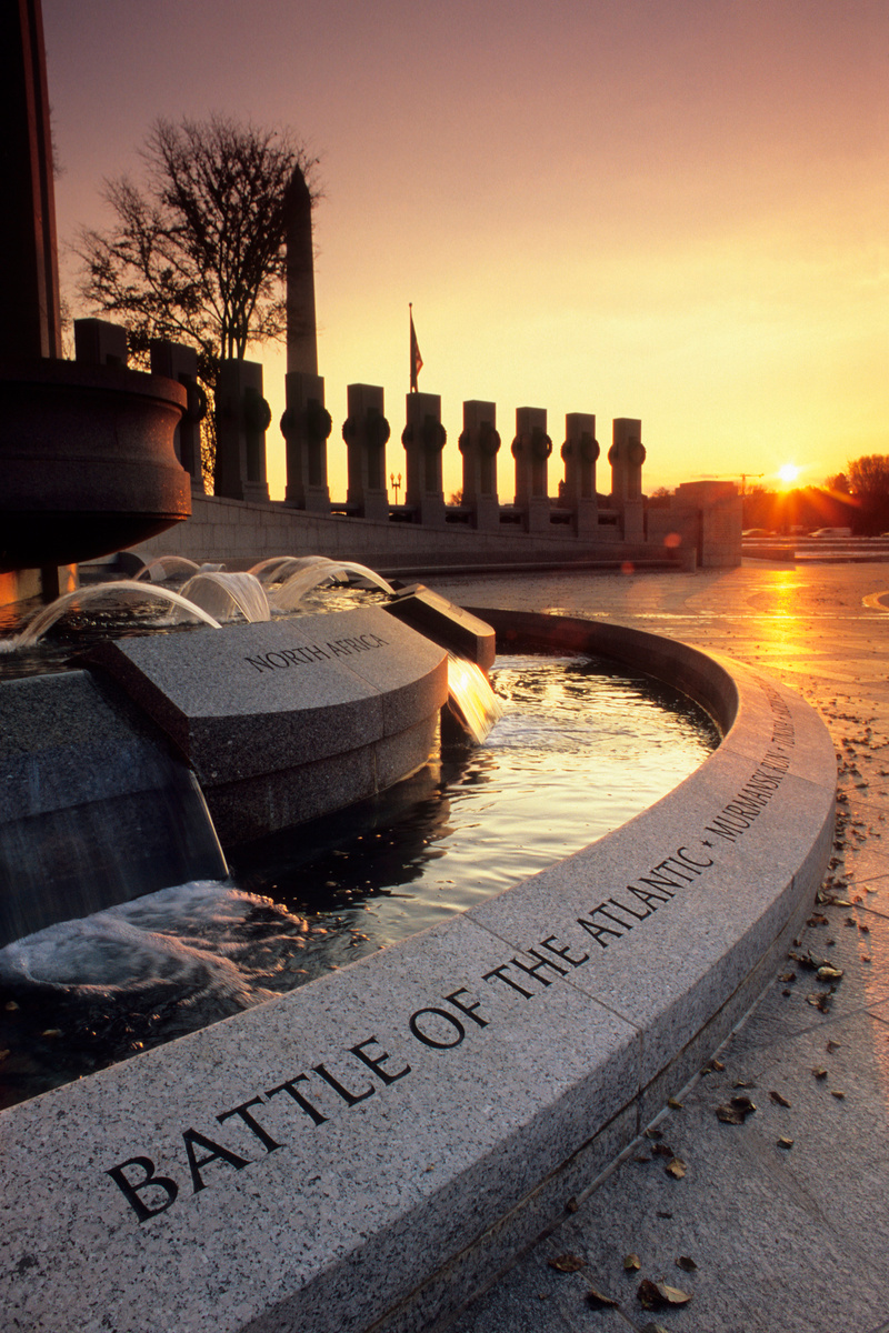 WWII Memorial at sunrise